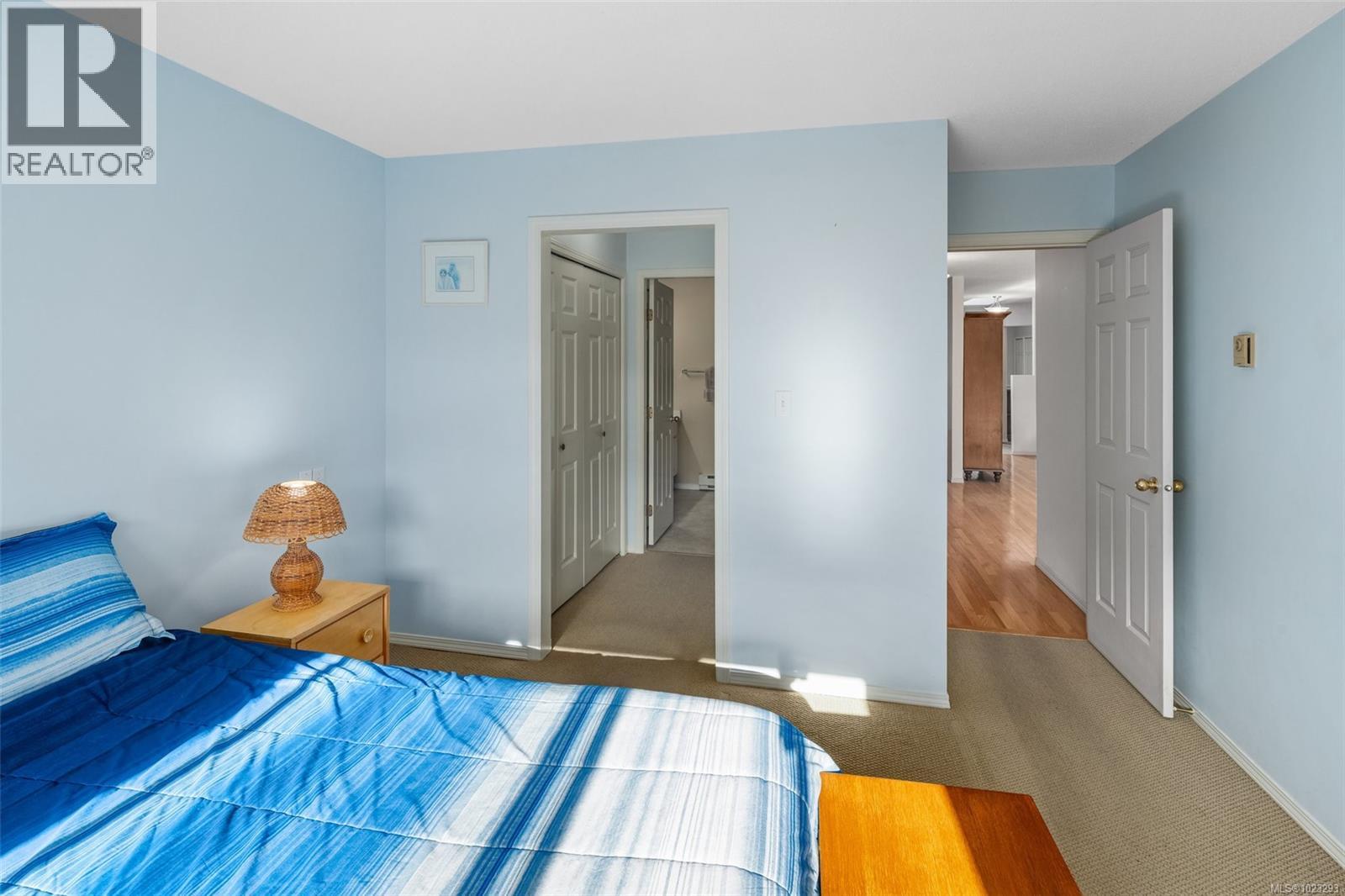 6 10084 Third Street, Sidney