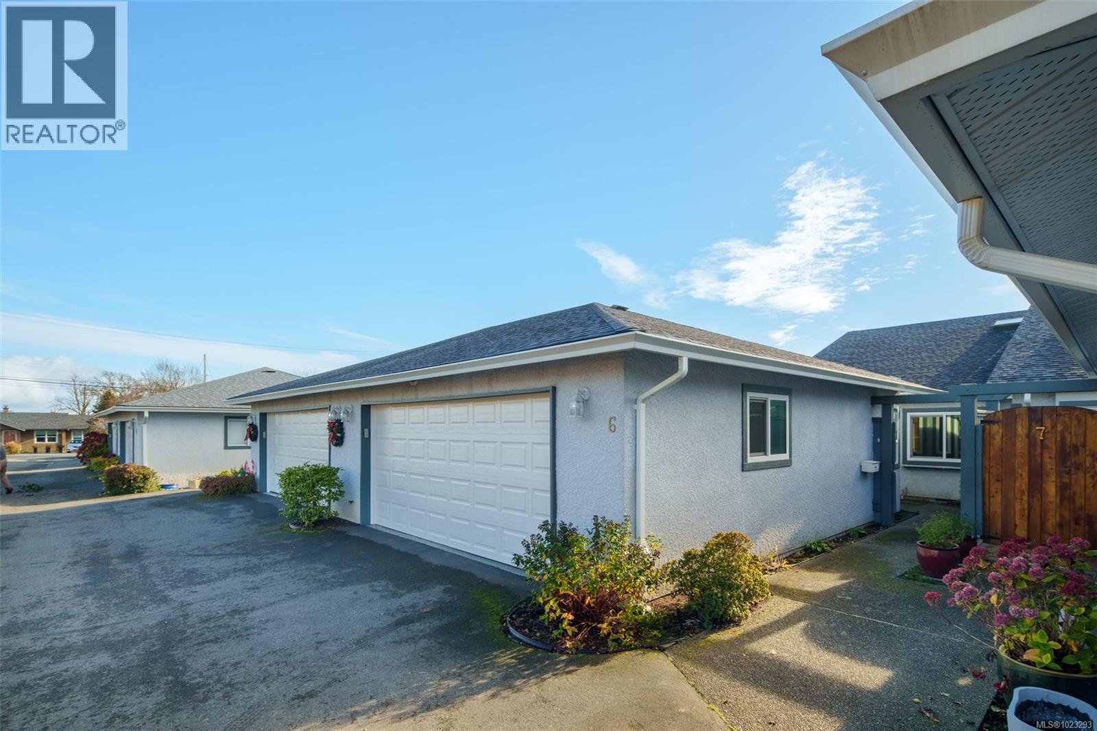 6 10084 Third Street, Sidney