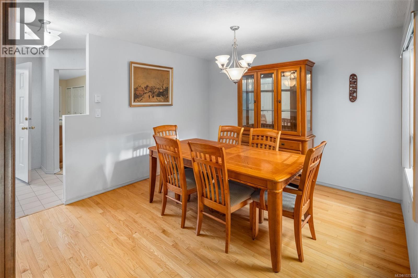 6 10084 Third Street, Sidney