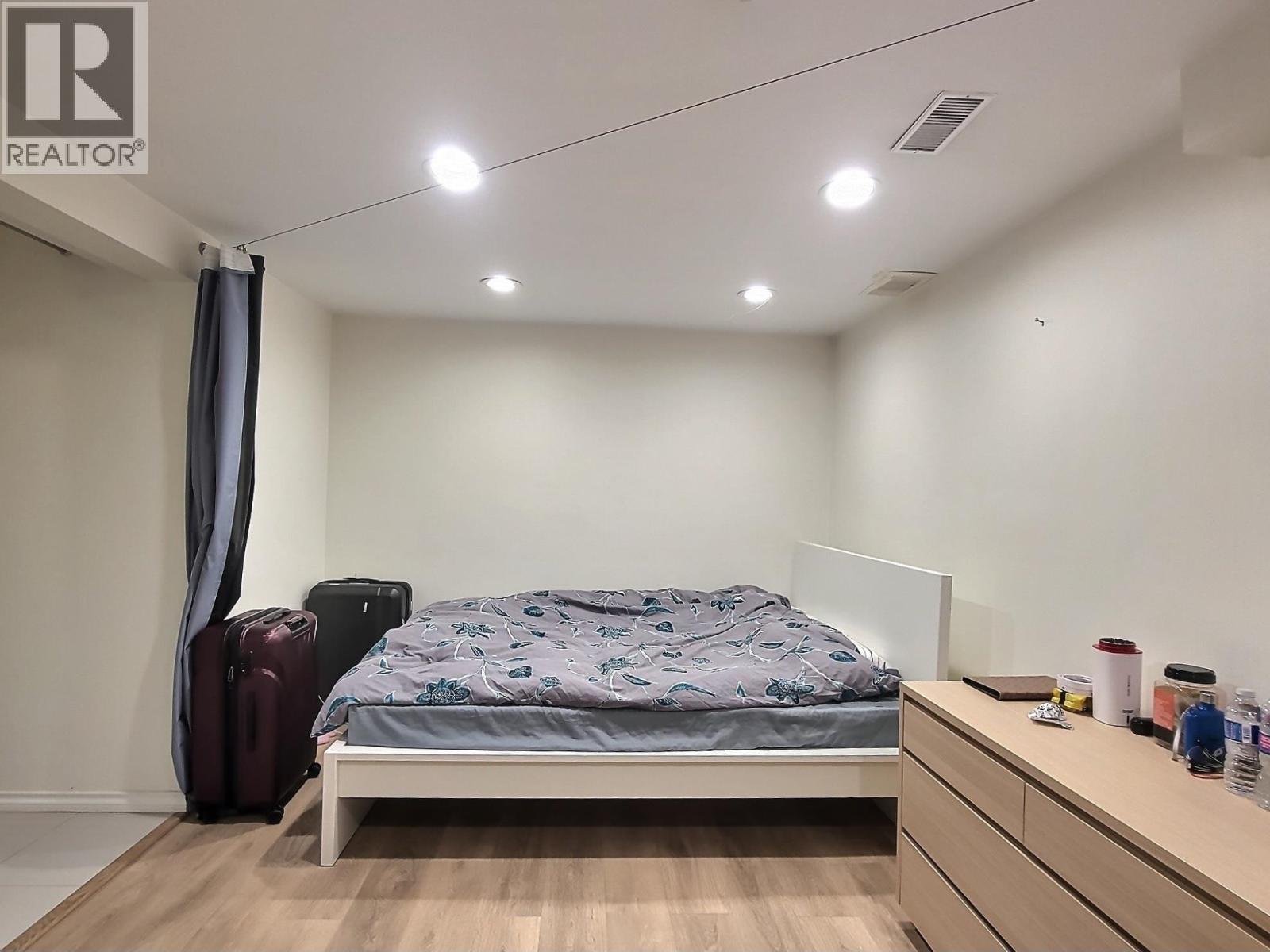 6878 ARLINGTON STREET, Vancouver