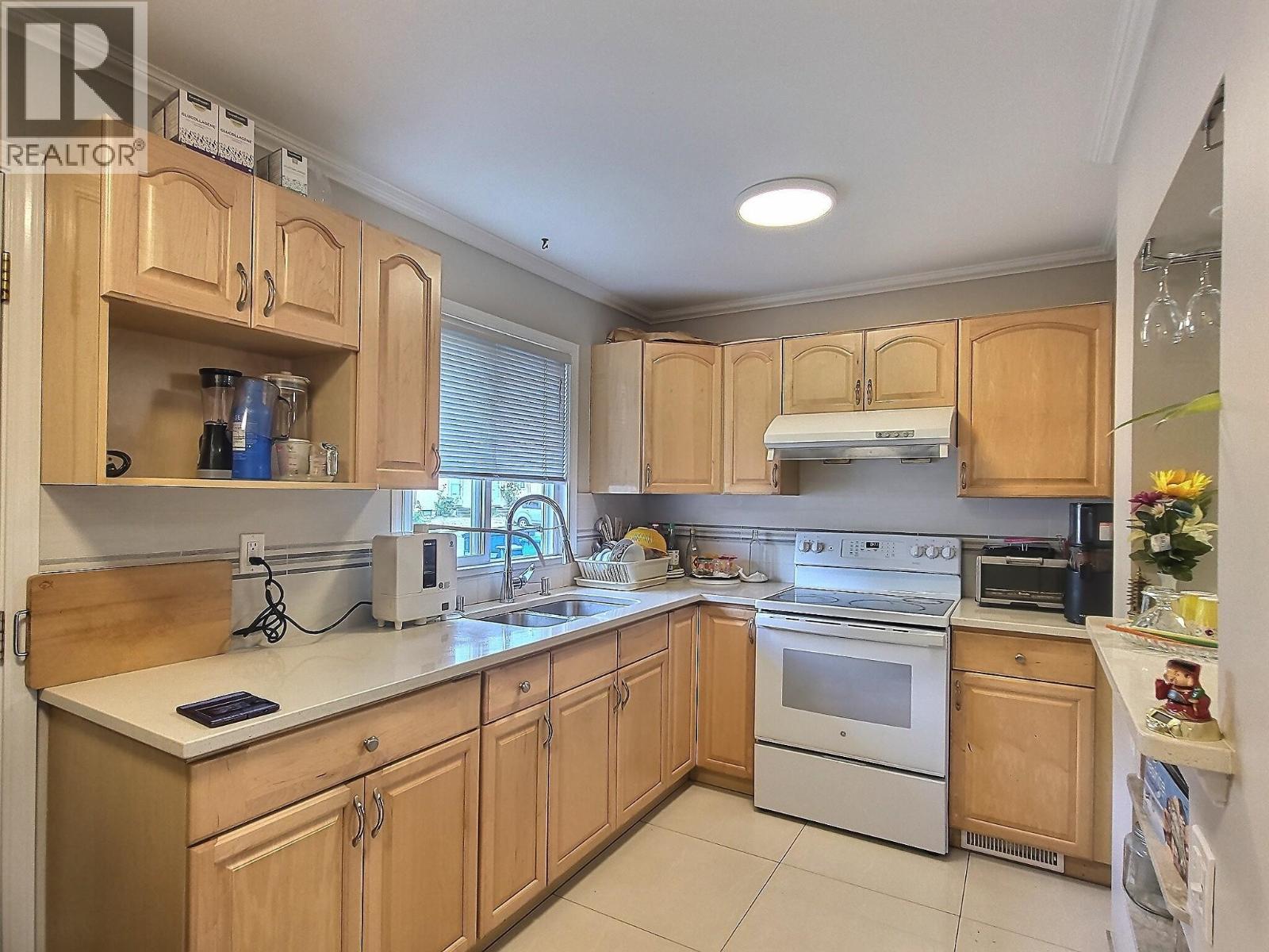 6878 ARLINGTON STREET, Vancouver