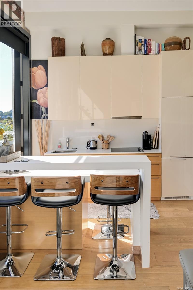 225 1610 Store Street, Victoria