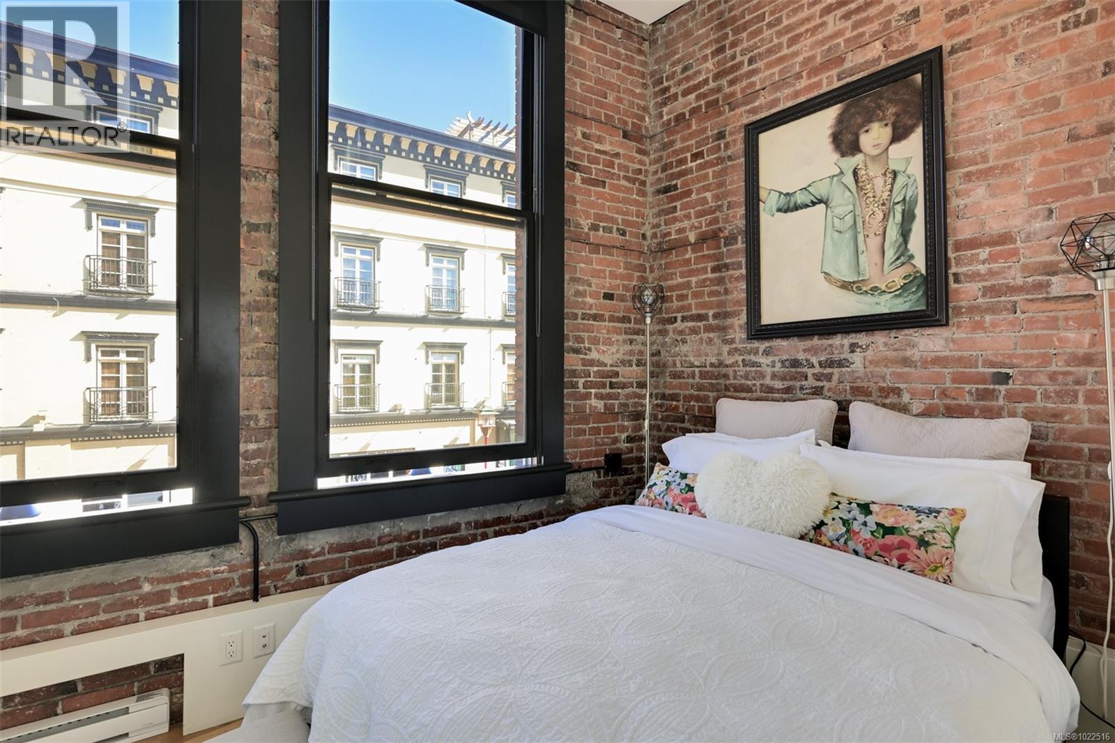 225 1610 Store Street, Victoria