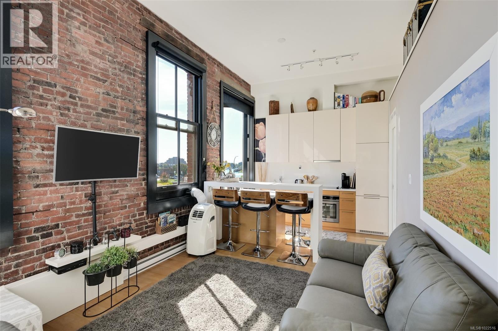 #225 1610 Store St - 3