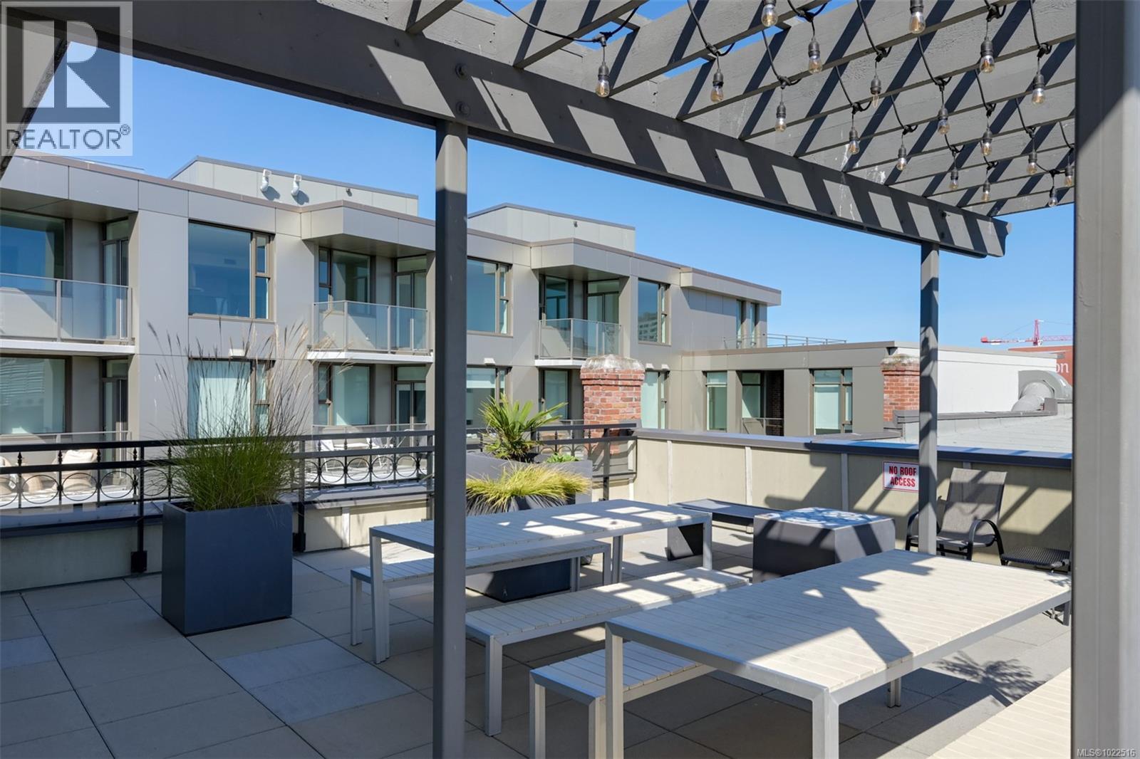 225 1610 Store Street, Victoria