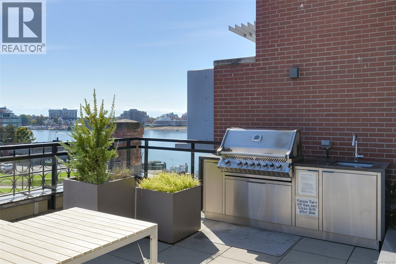 225 1610 Store Street, Victoria