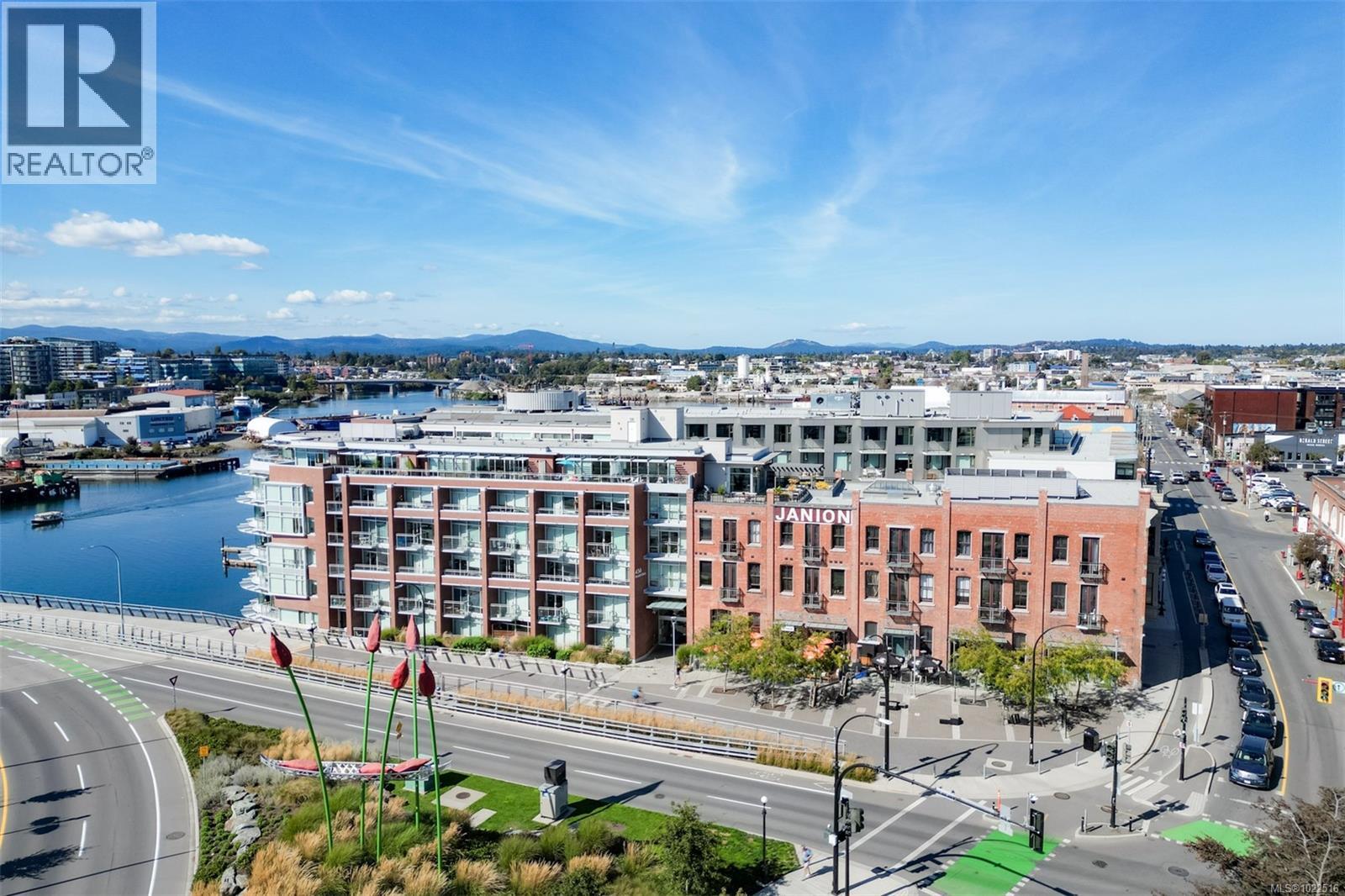 225 1610 Store Street, Victoria