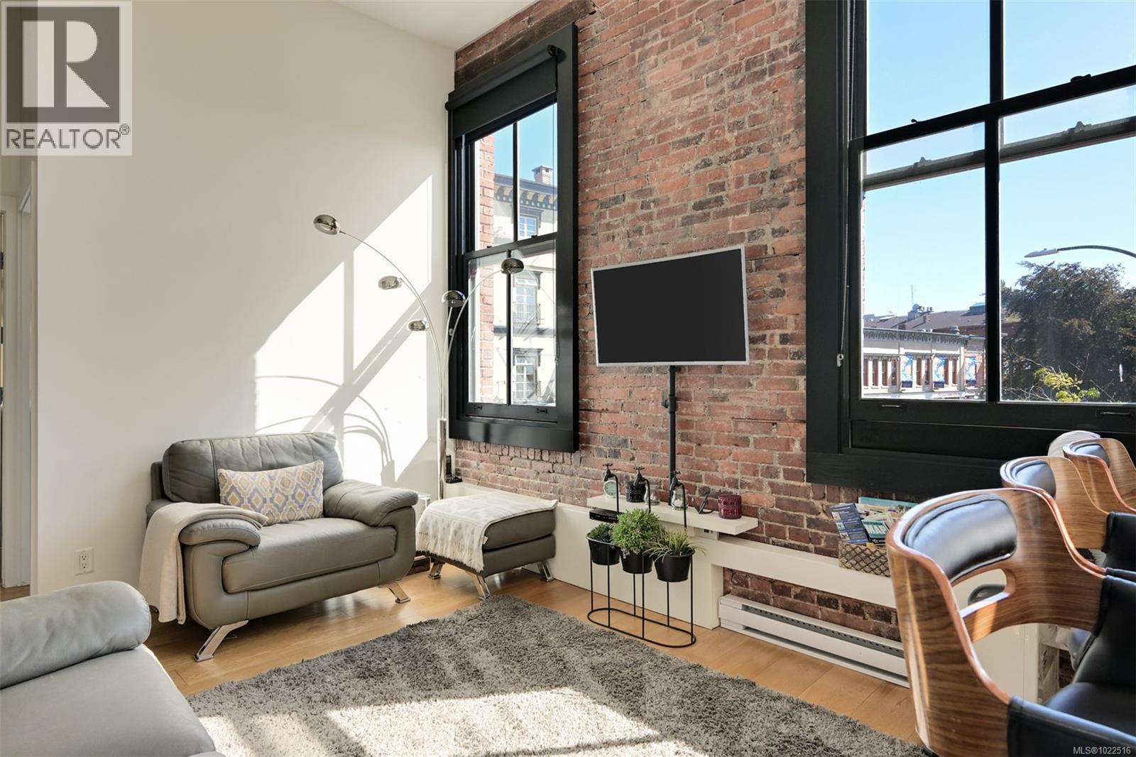 225 1610 Store Street, Victoria