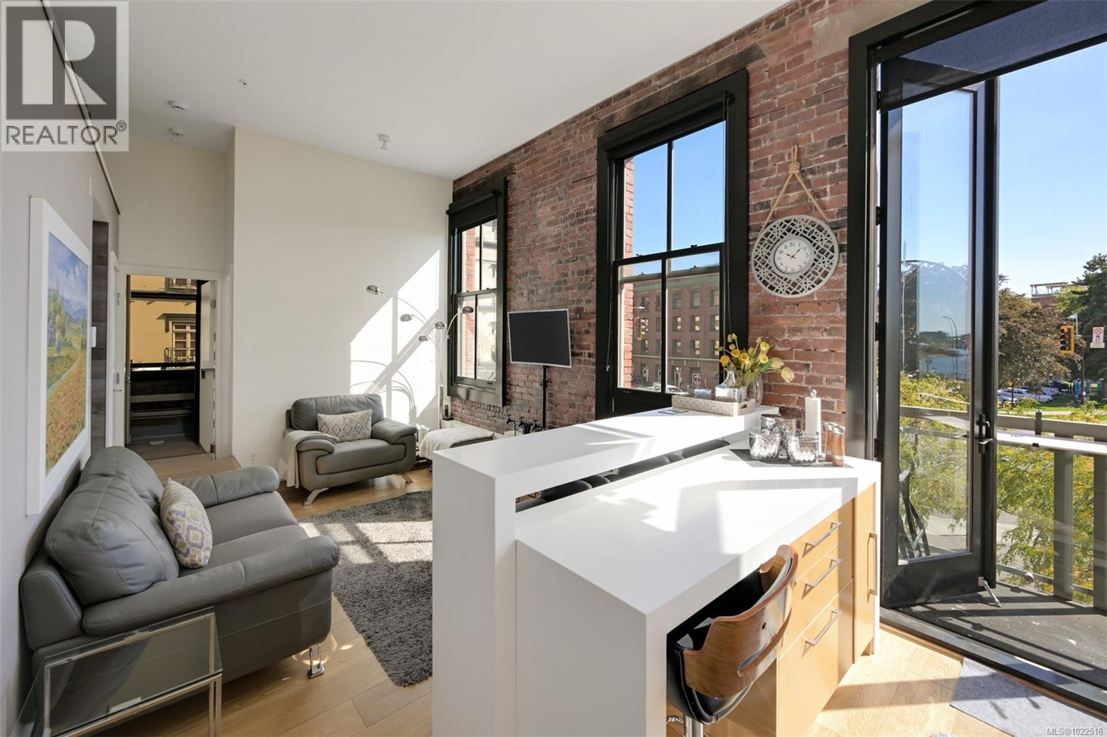 225 1610 Store Street, Victoria