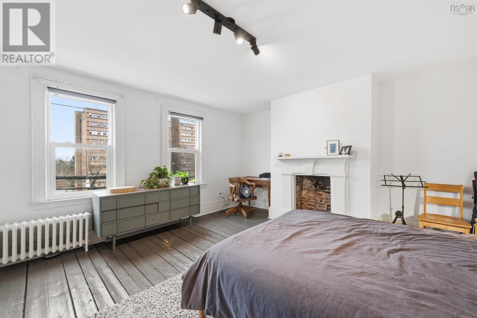 Property 22 of 39 of 2464 Creighton Street