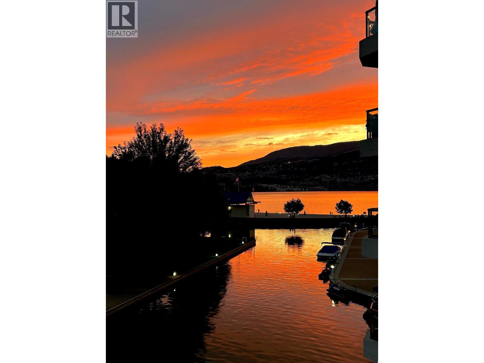302 1160 Sunset Drive, Kelowna
