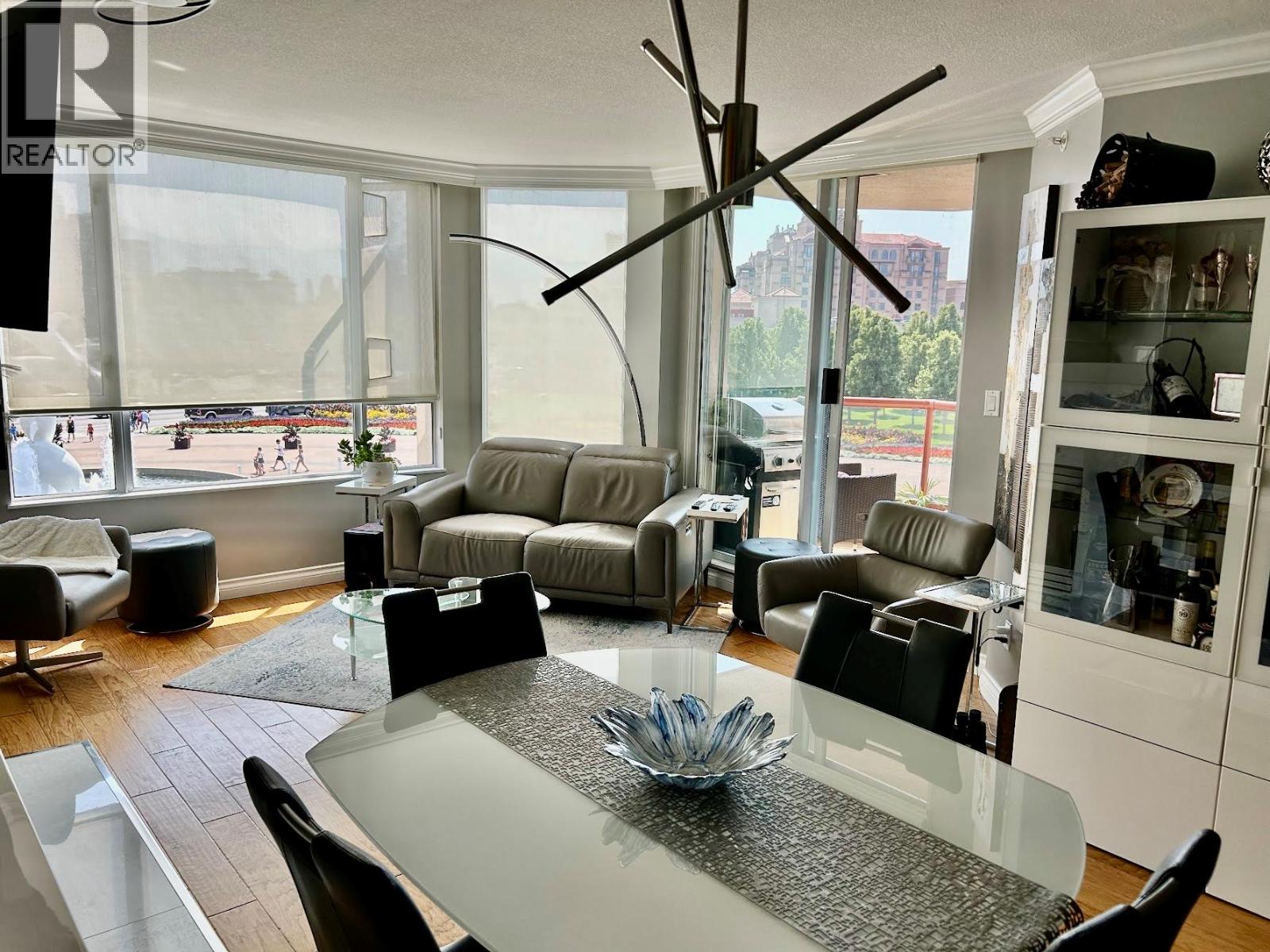 302 1160 Sunset Drive, Kelowna