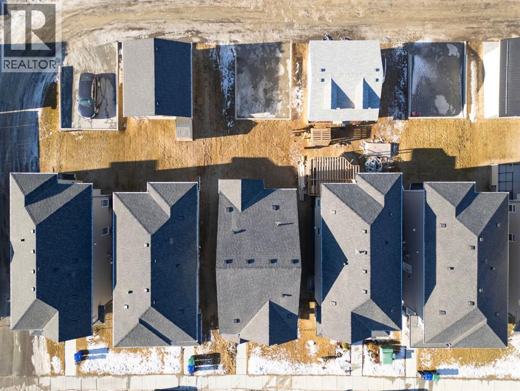 33 Shale Avenue, Cochrane