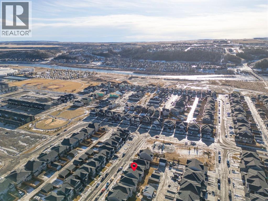 33 Shale Avenue, Cochrane