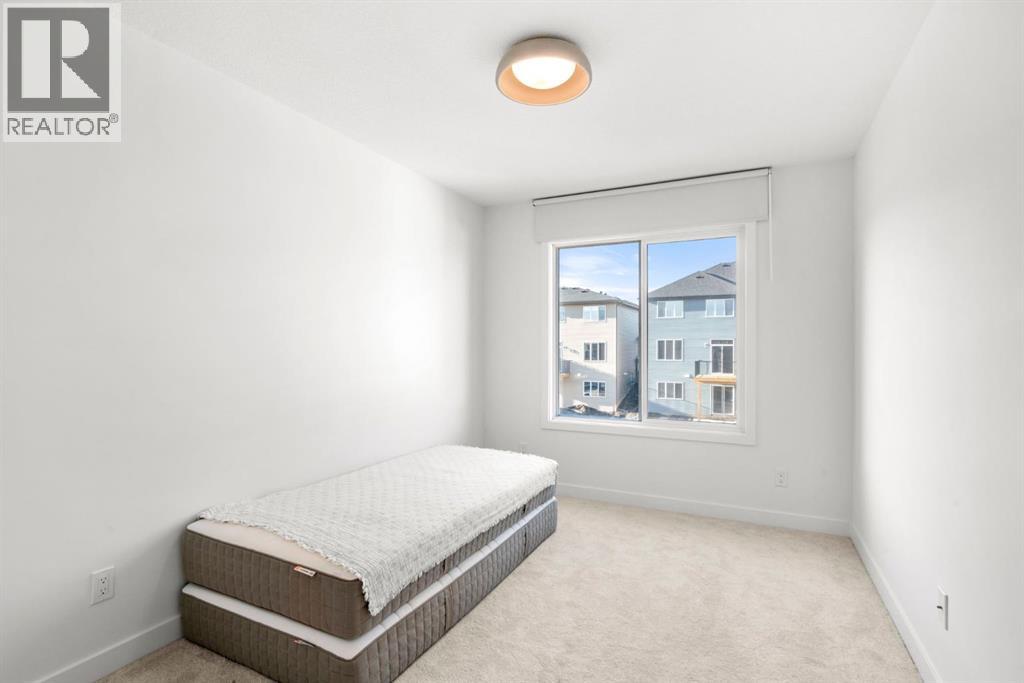 33 Shale Avenue, Cochrane