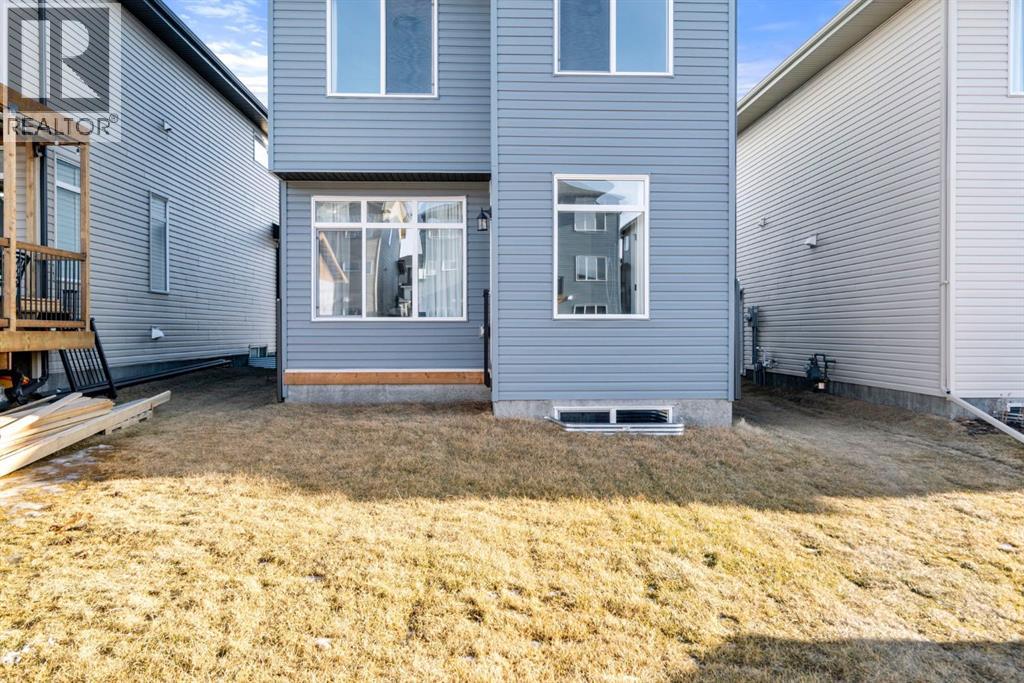 33 Shale Avenue, Cochrane