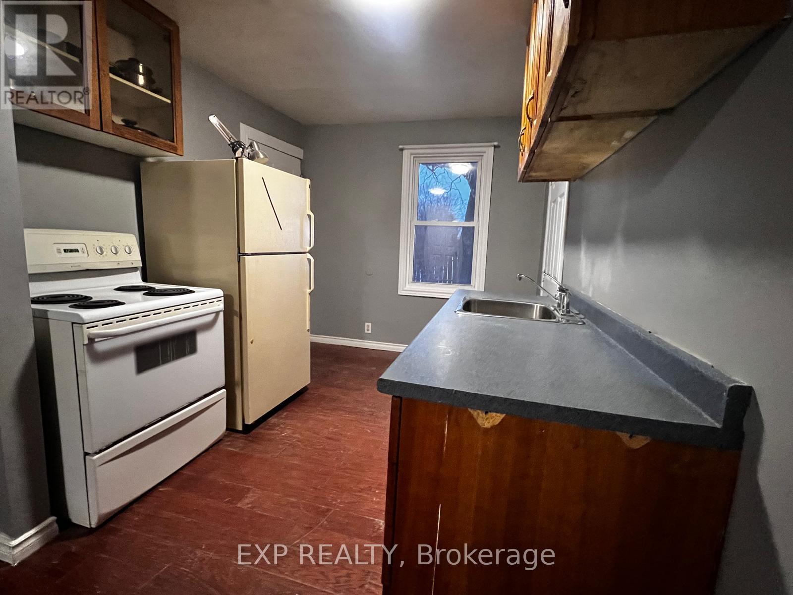 194 FURNIVAL ROAD - 18