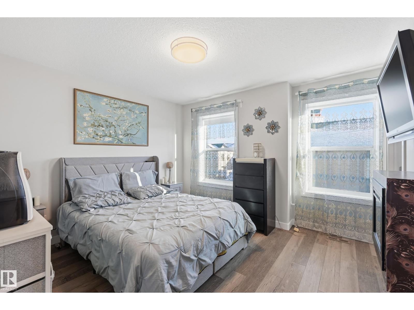 7803 Yorke RD NW, Edmonton