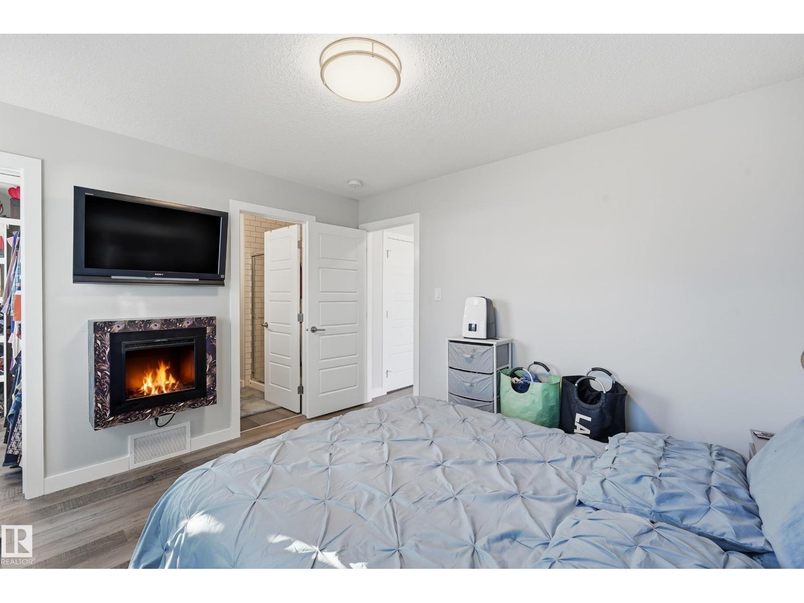 7803 Yorke RD NW, Edmonton