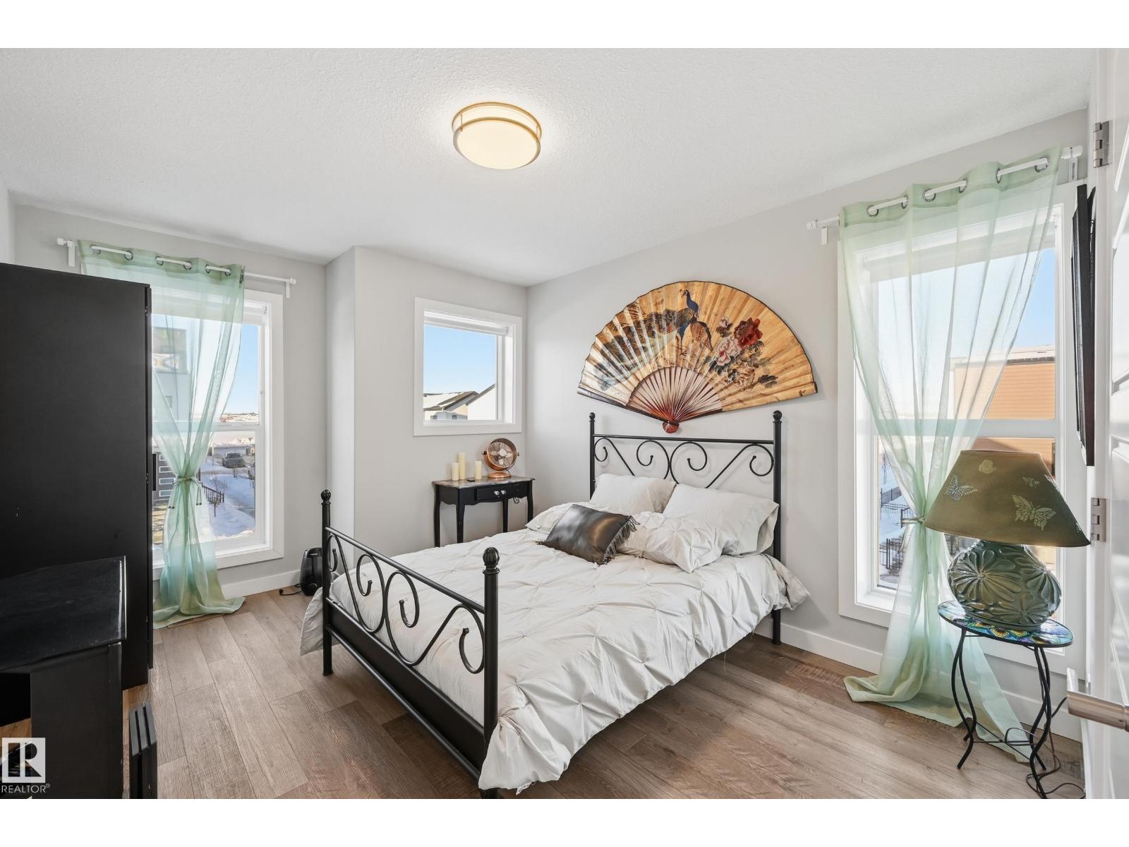 7803 Yorke RD NW, Edmonton