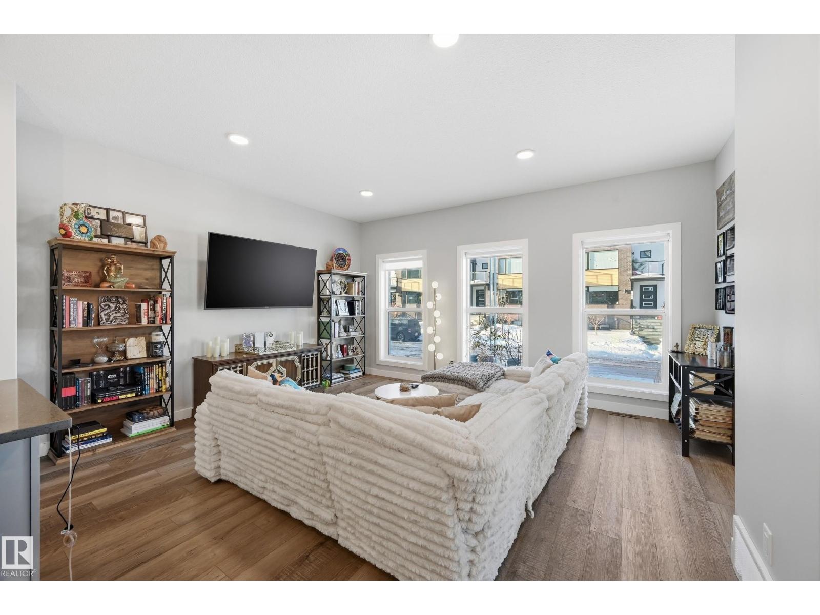 7803 Yorke RD NW, Edmonton