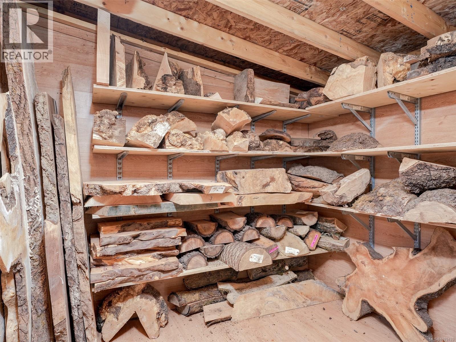 6583 Wallace Dr, Central Saanich