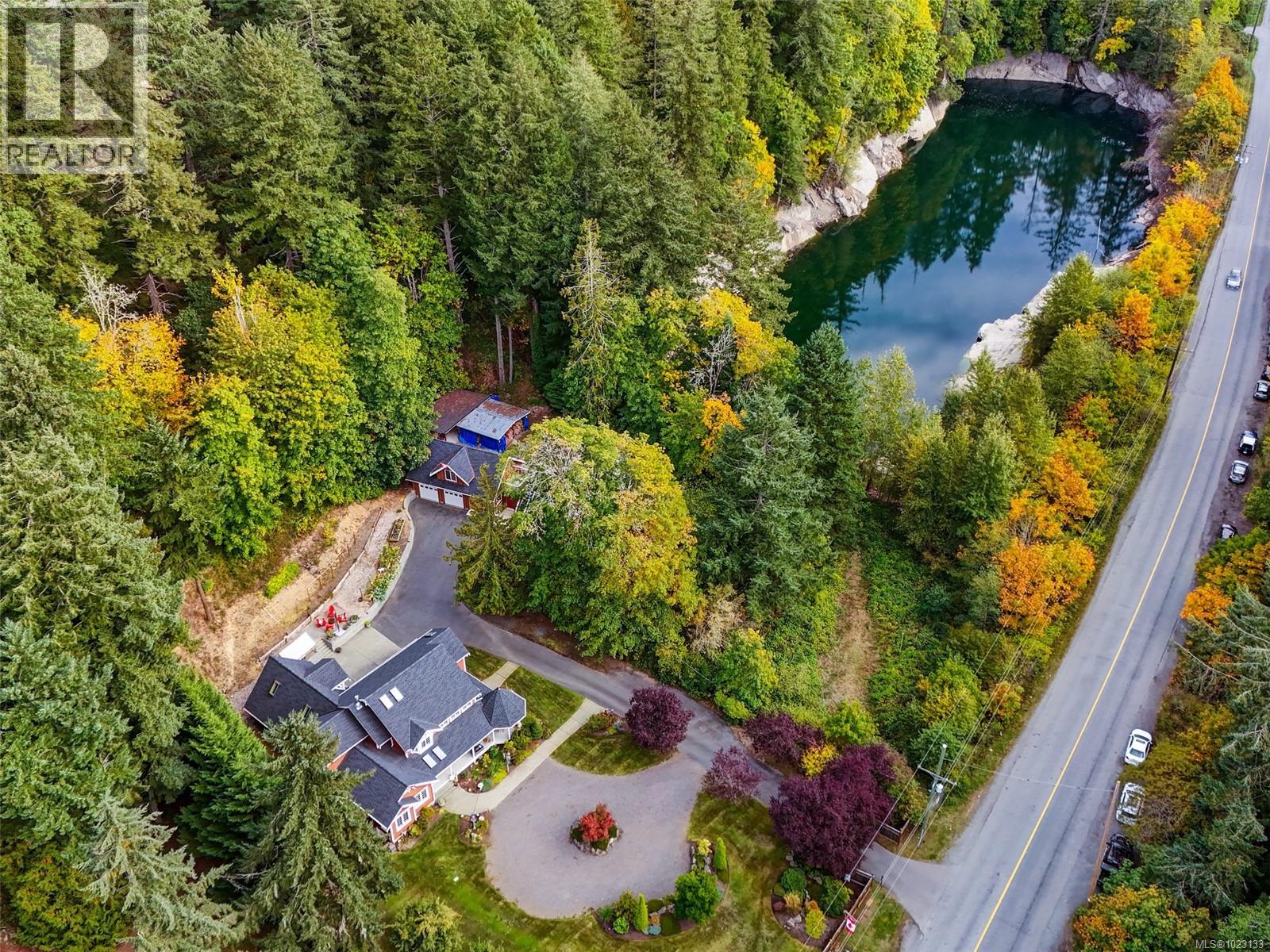 6583 Wallace Dr, Central Saanich