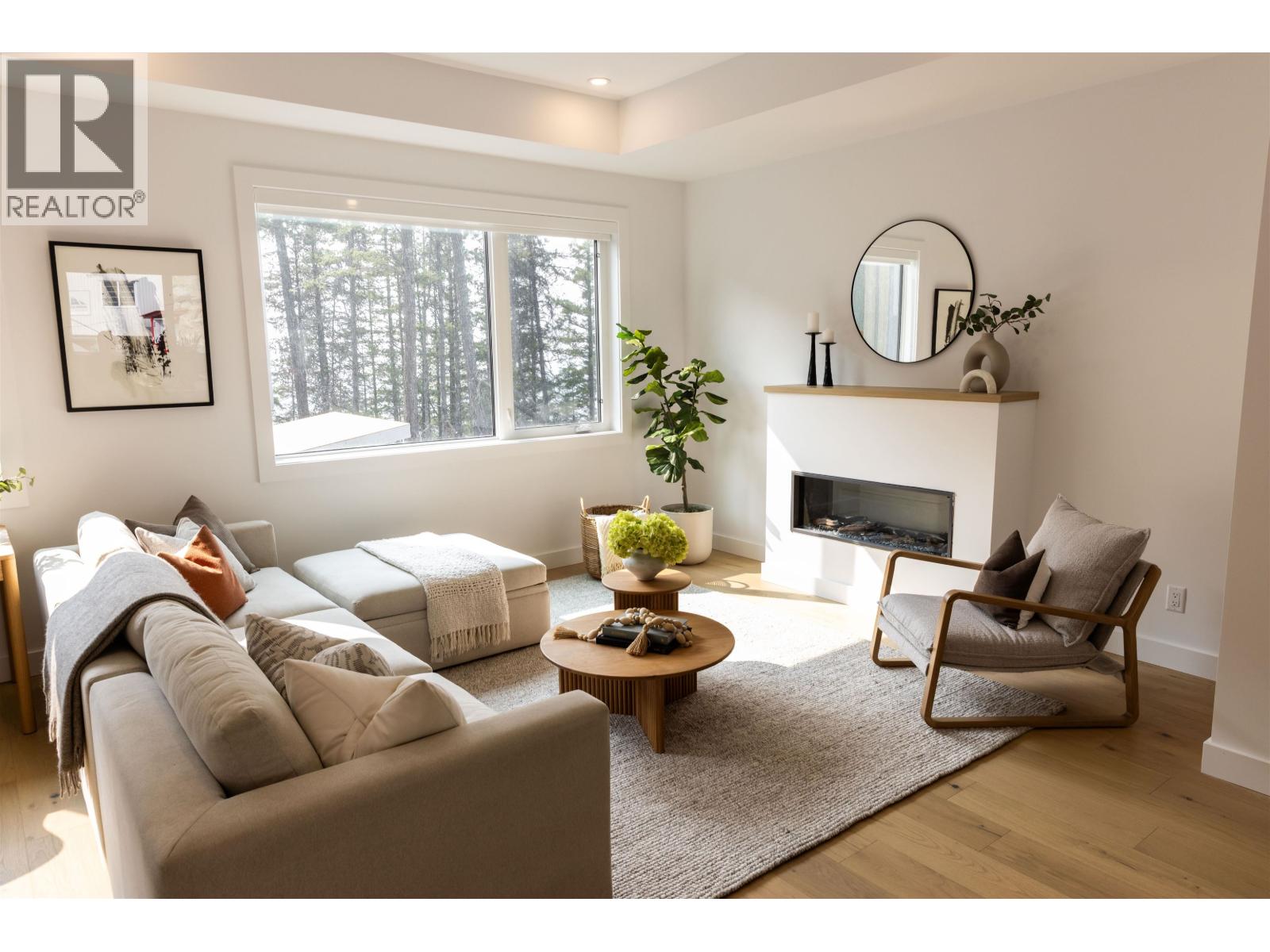 39178 STELLAR DRIVE, Squamish