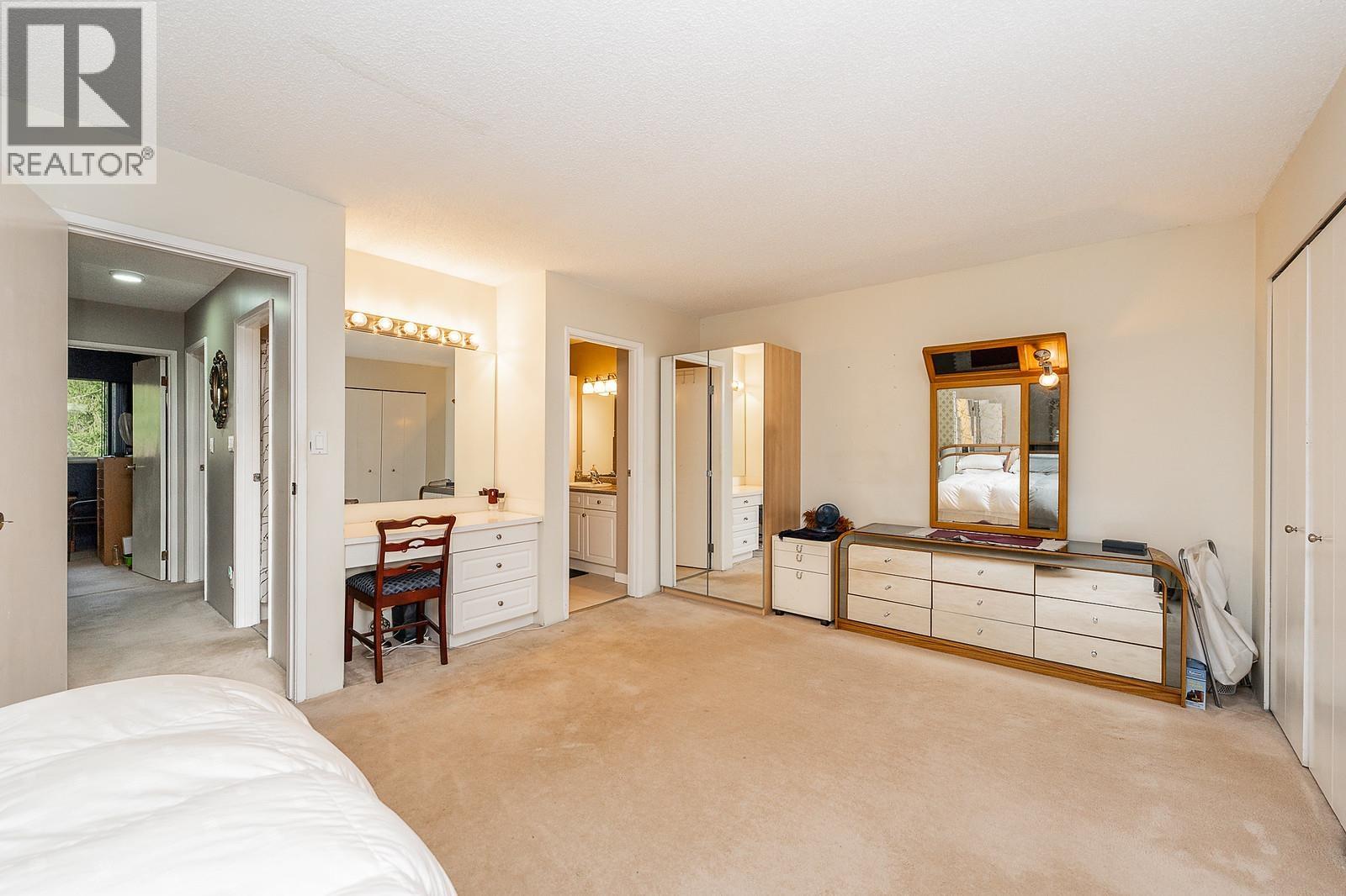 1976 PURCELL WAY, North Vancouver