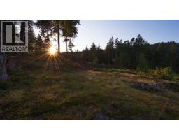 150 Skywater Lane, Salt Spring Island, BC V8K2W9 Photo 6