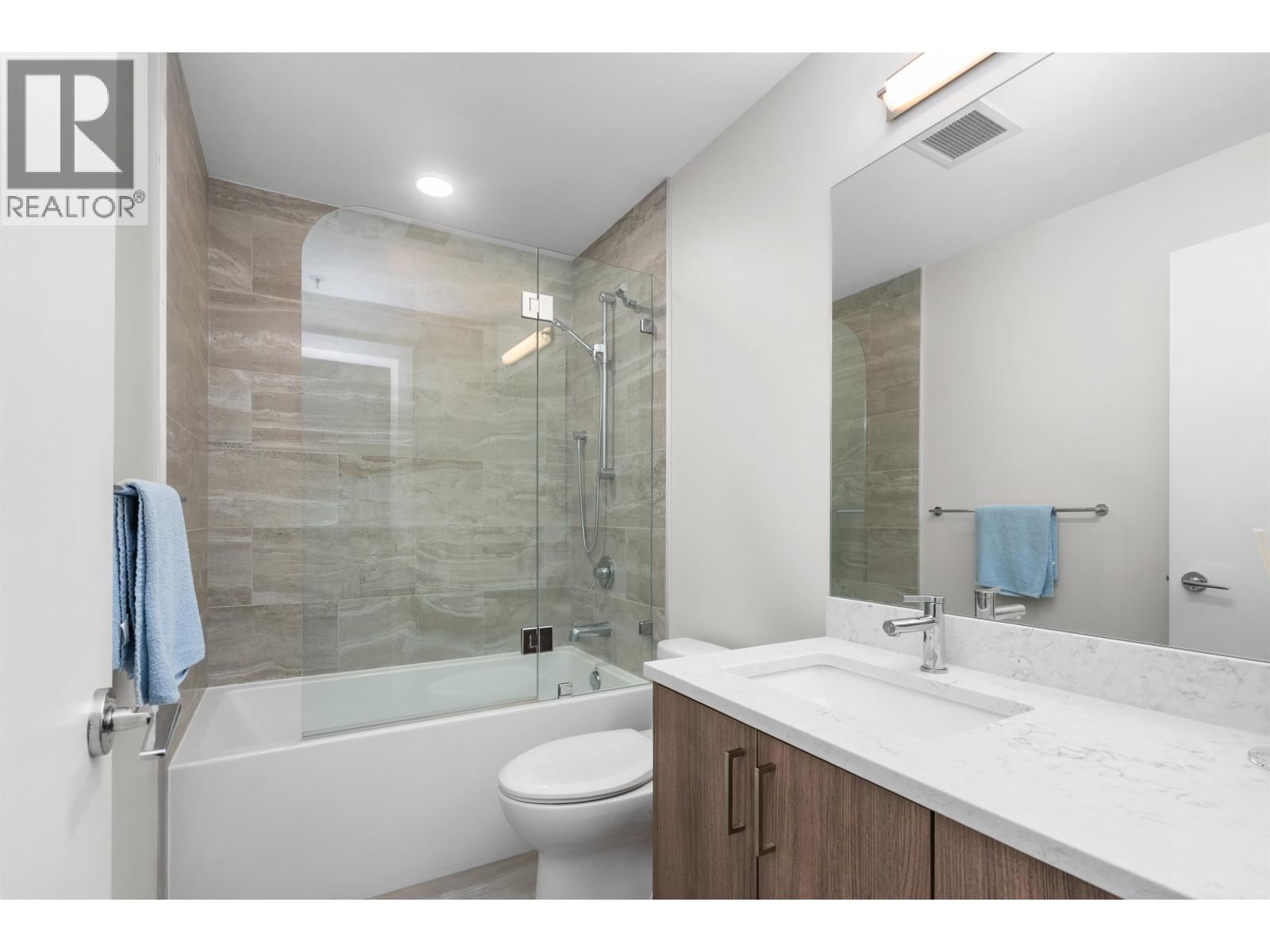 220 1870 DOWAD DRIVE, Squamish