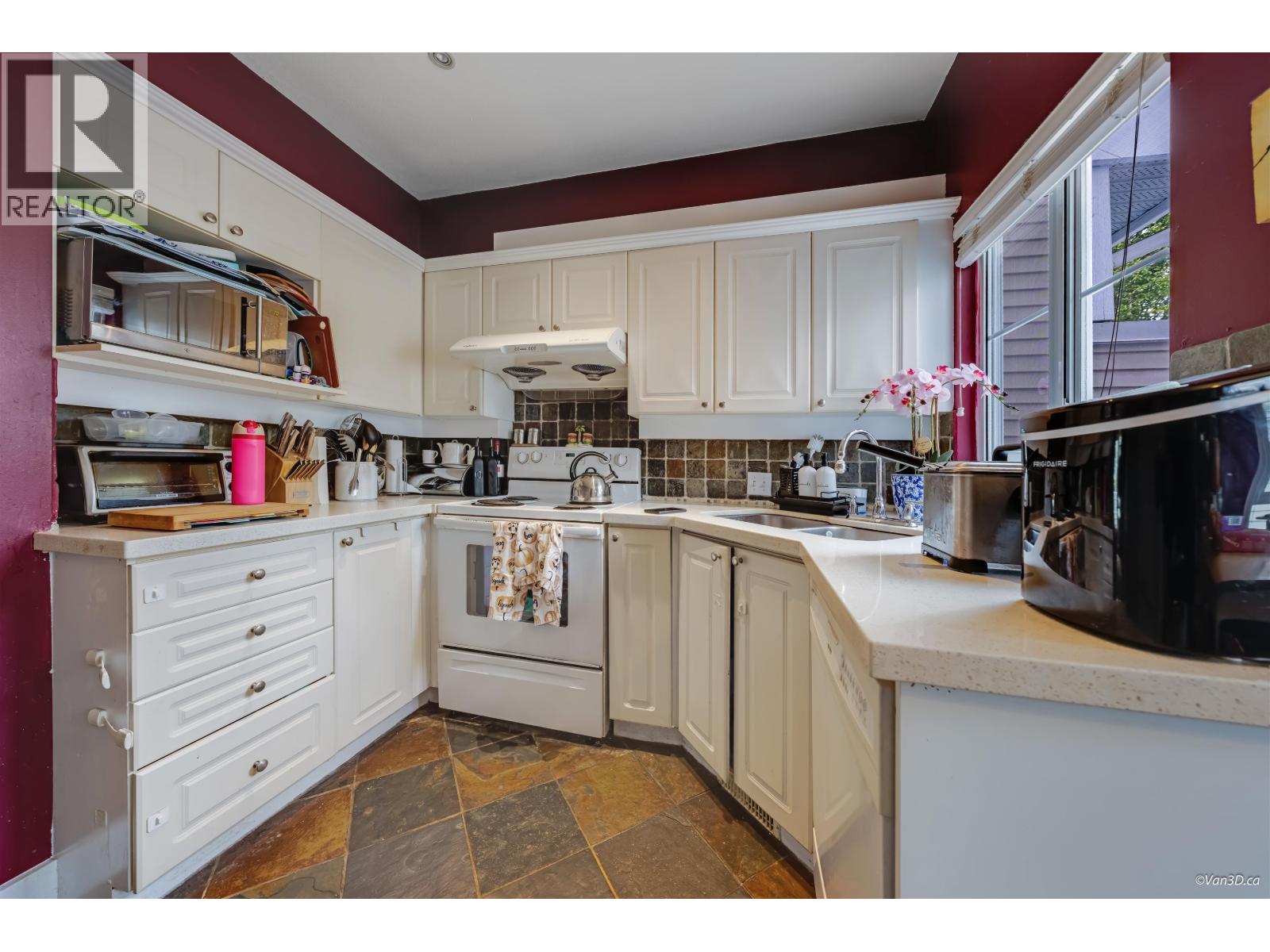 5 22000 SHARPE AVENUE, Richmond