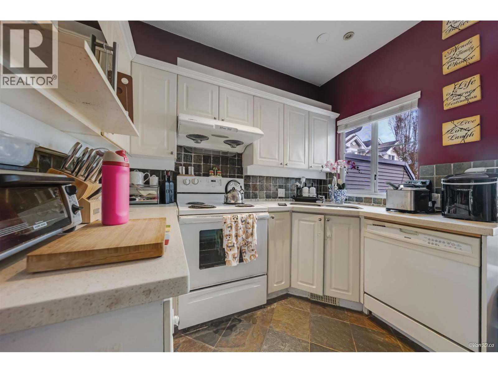 5 22000 SHARPE AVENUE, Richmond