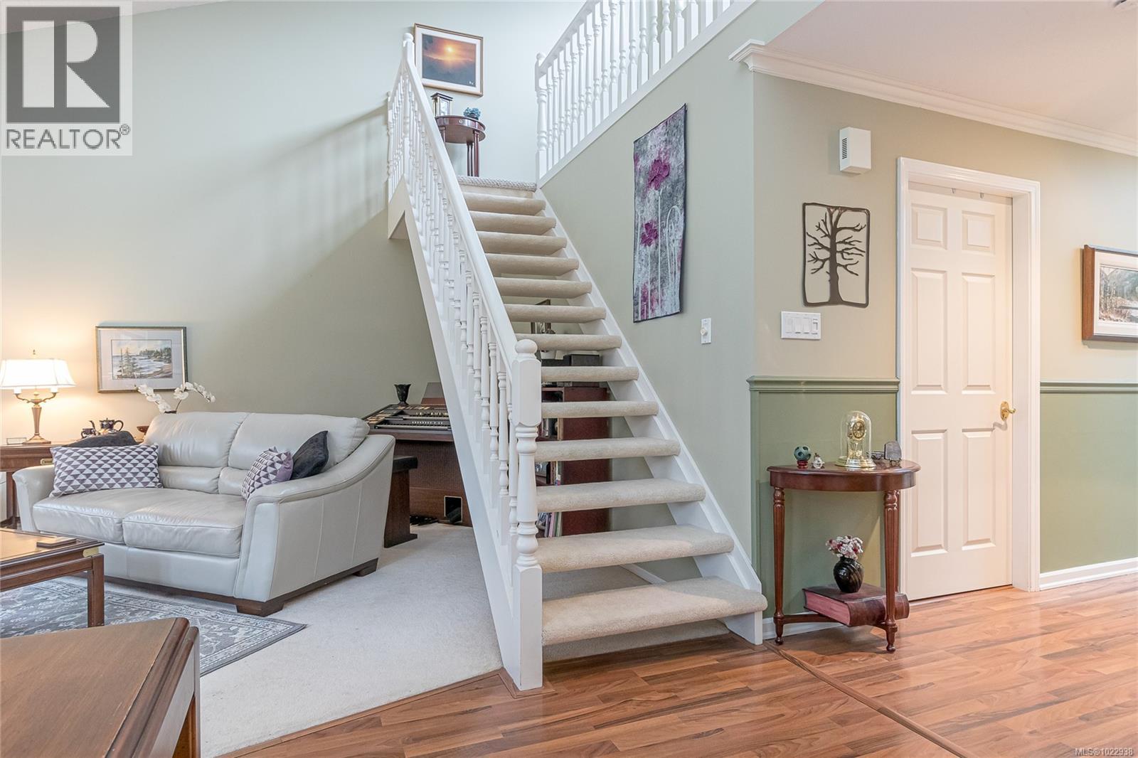 823 Lakes Blvd, Parksville