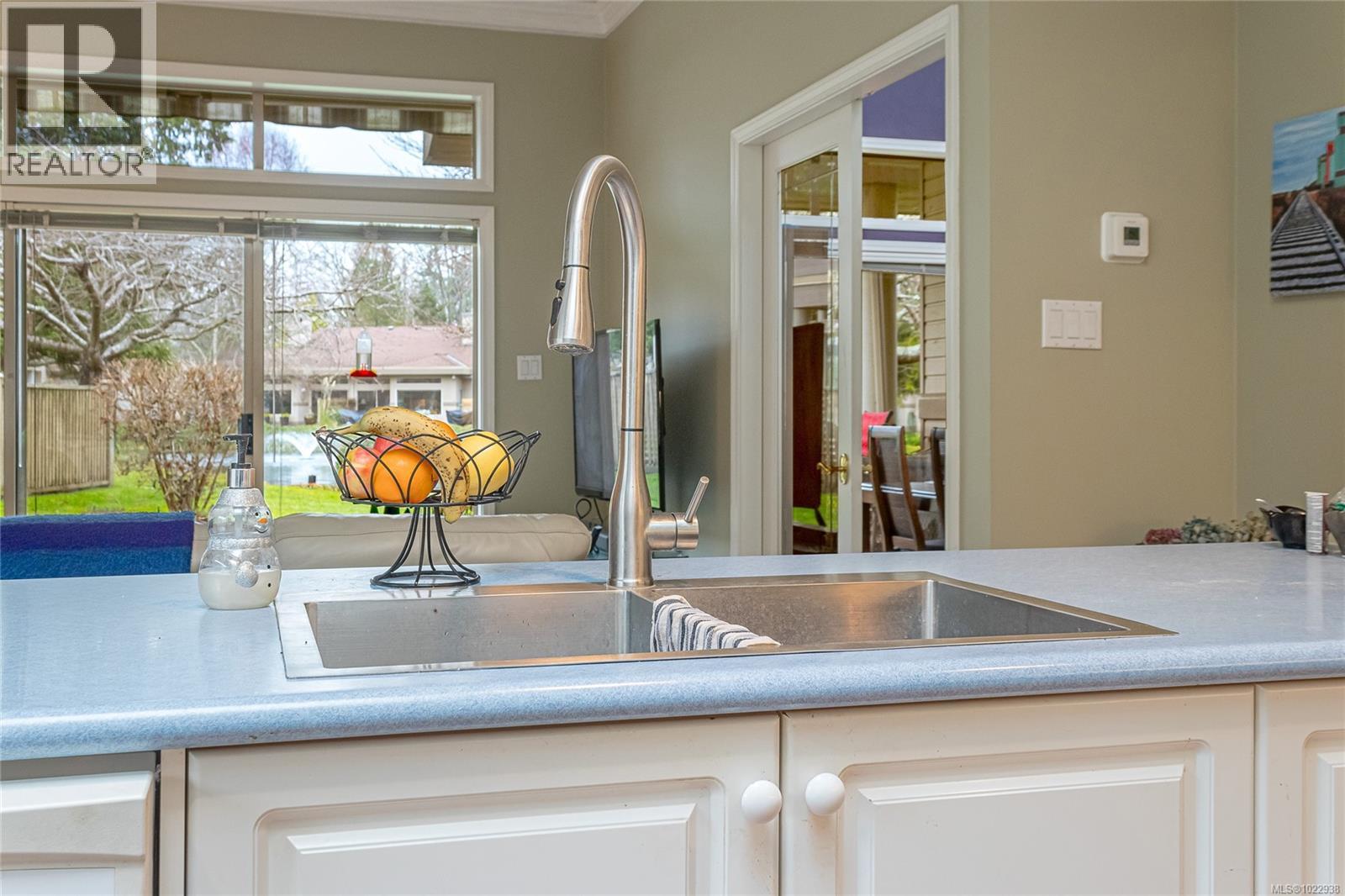 823 Lakes Blvd, Parksville