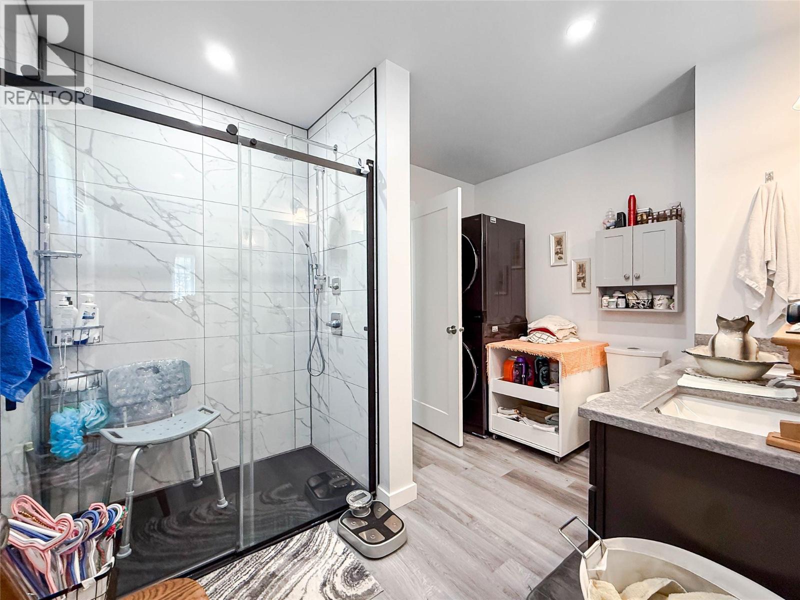 2246 Kootenay Avenue, Rossland