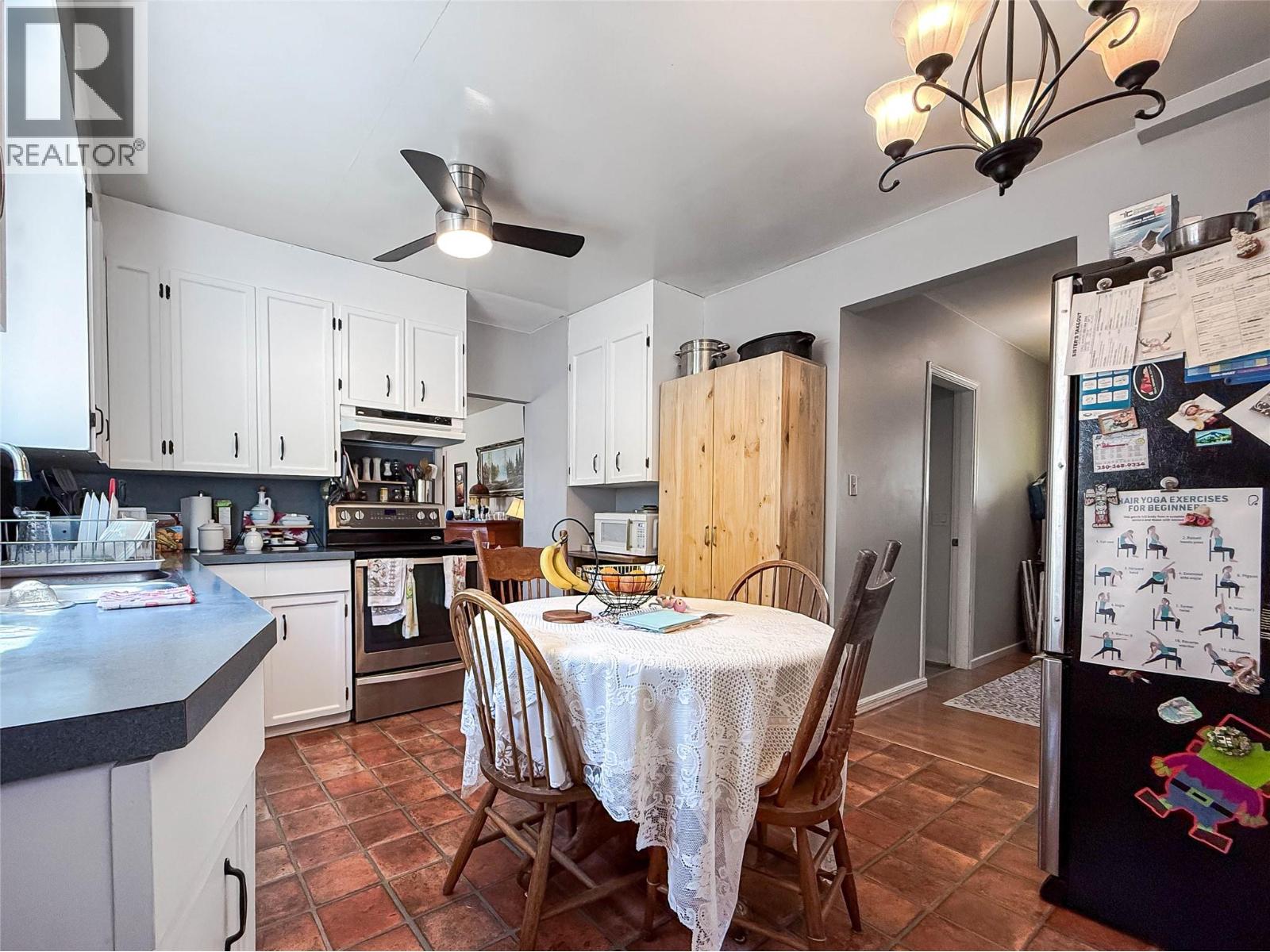 2246 Kootenay Avenue, Rossland
