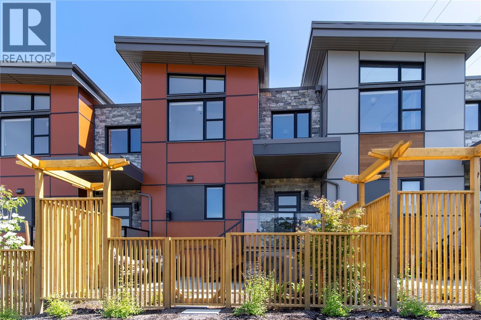 16 4253 Dieppe Road, Saanich