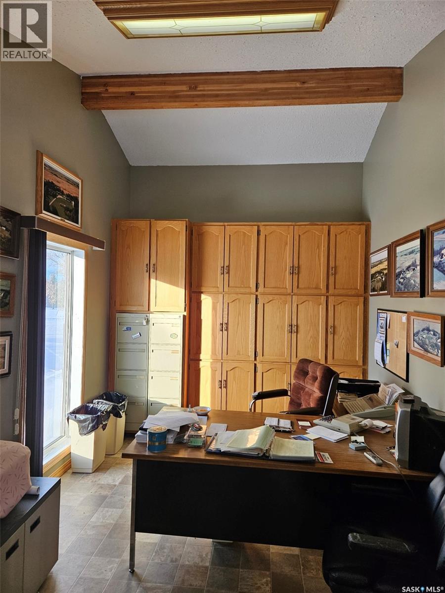 Couture Home Quarter & Acreage — photo 16