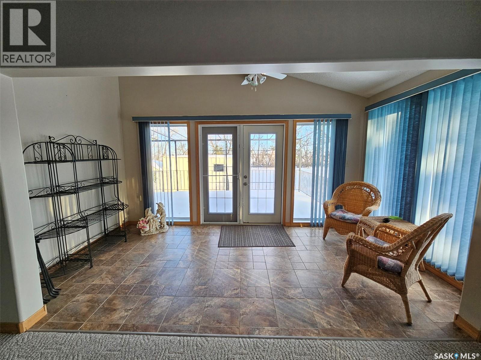 Couture Home Quarter & Acreage — photo 18