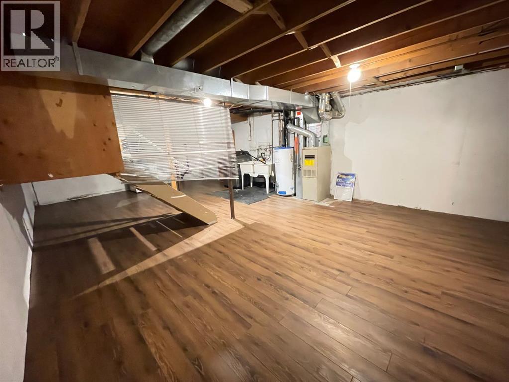 Single Family House for Sale in    Street NE Pineridge Calgary 