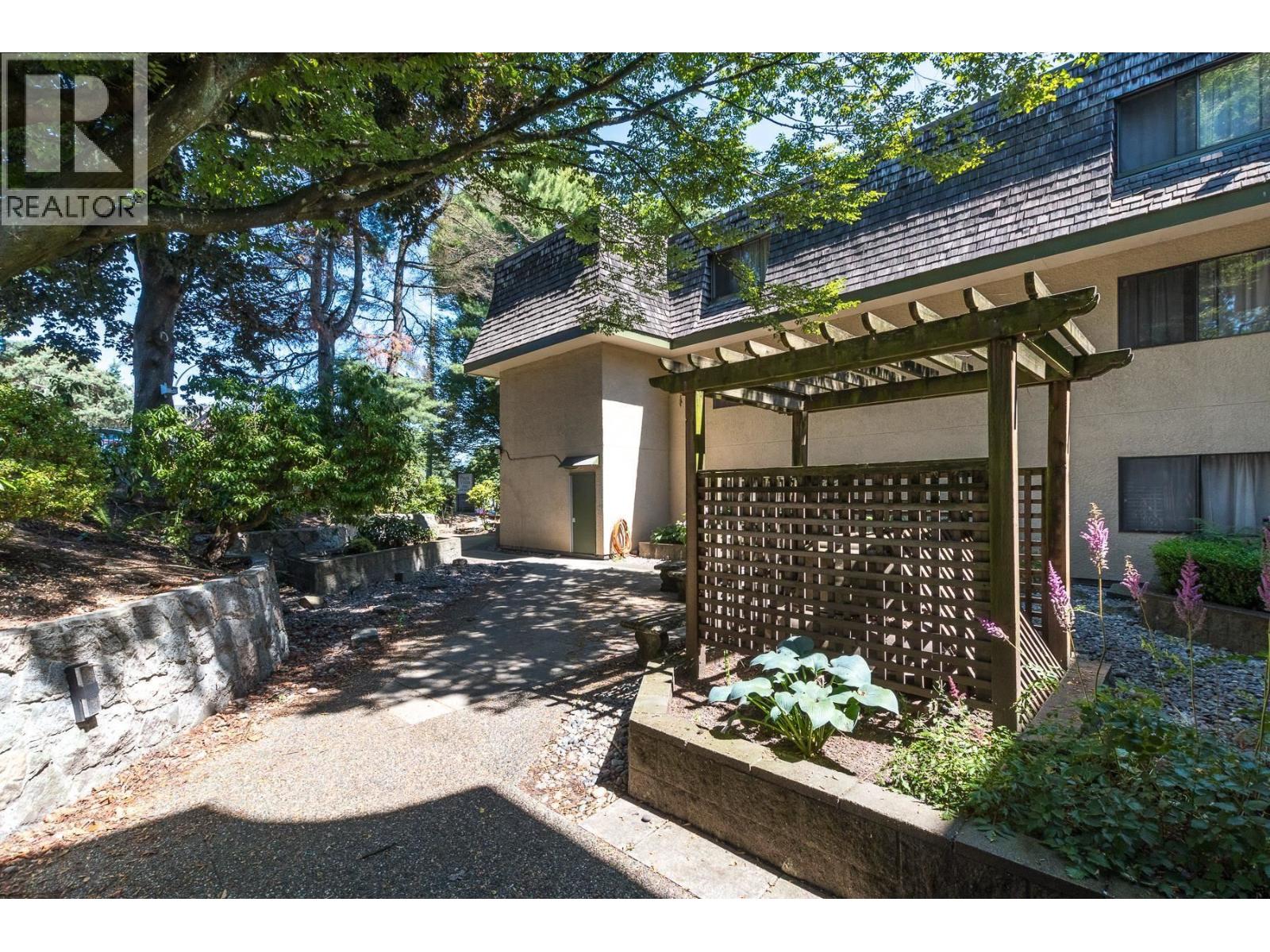 107 466 EIGHTH Avenue - photo 2