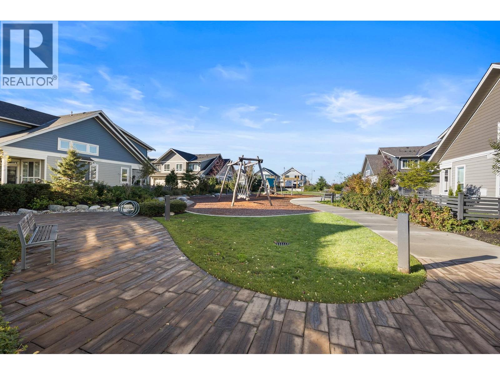 #201-1892 STARLING Drive, Tsawwassen