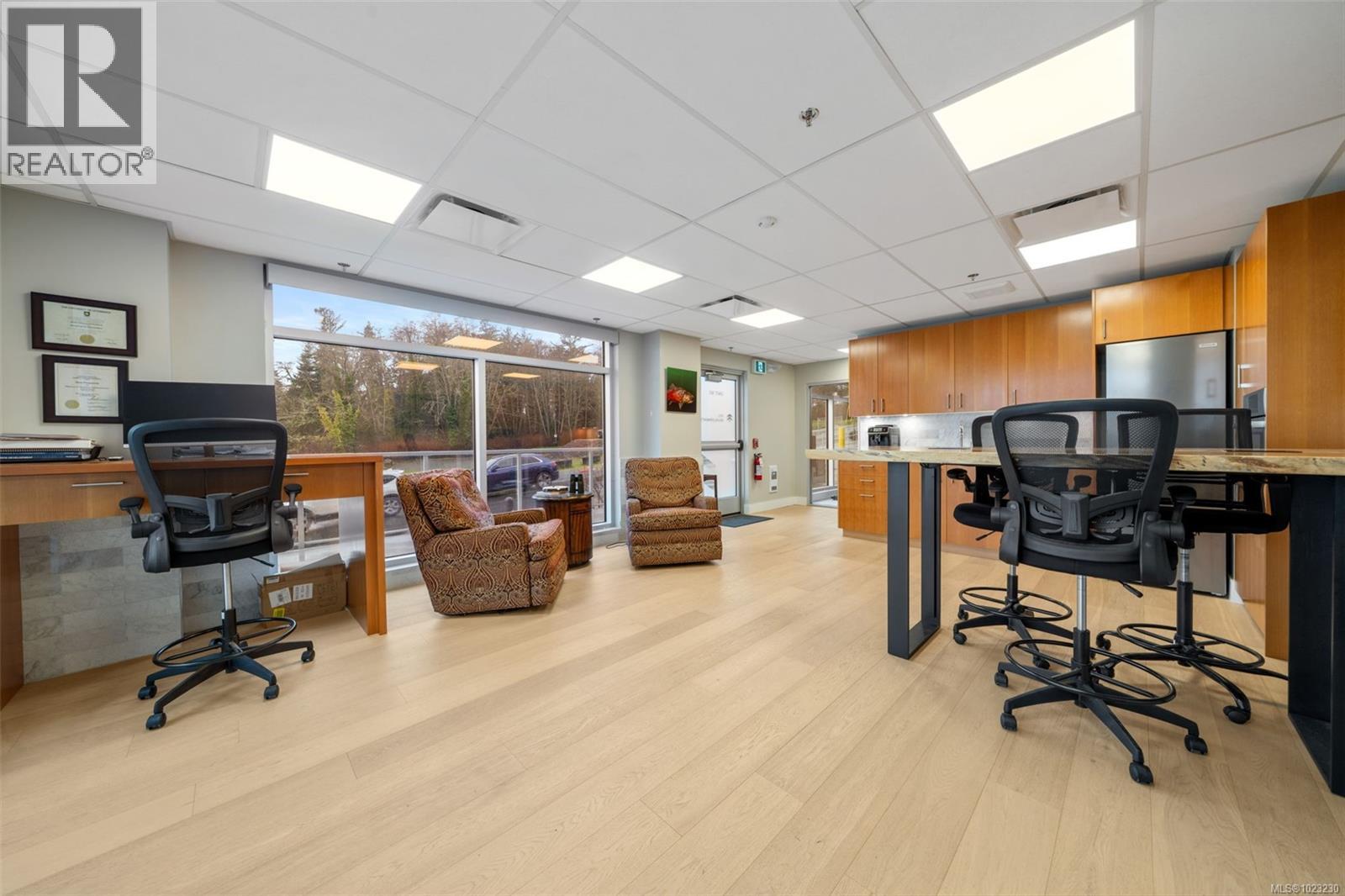 101 1820 Maple Avenue South, Sooke