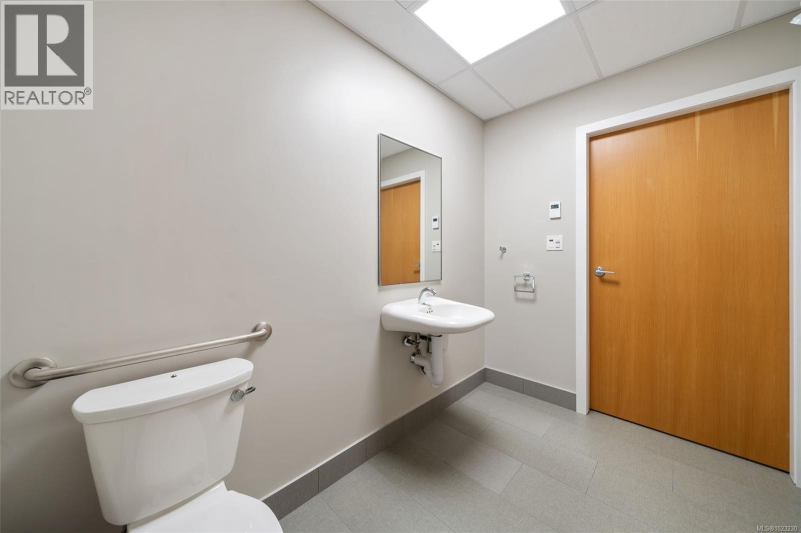 101 1820 Maple Avenue South, Sooke