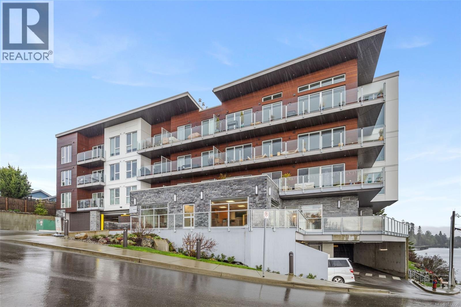 101 1820 Maple Avenue South, Sooke