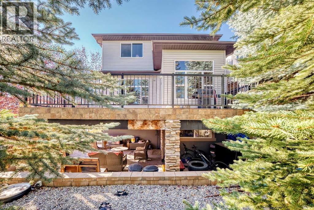 Single Family House for Sale in  Everoak Park SW Evergreen Calgary 