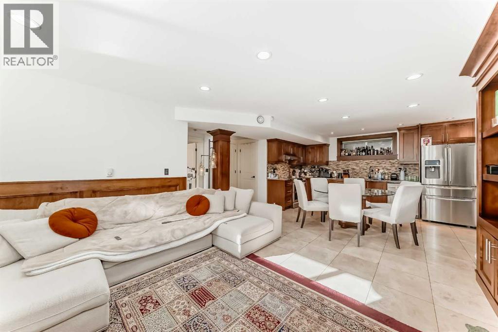 Single Family House for Sale in  Everoak Park SW Evergreen Calgary 