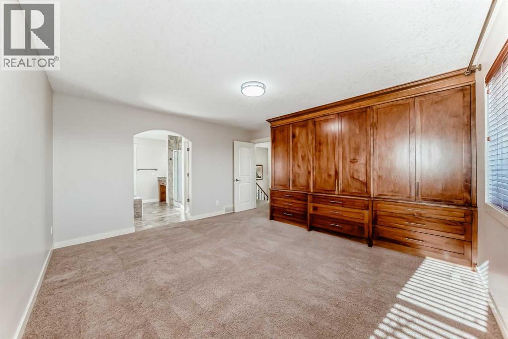 Single Family House for Sale in  Everoak Park SW Evergreen Calgary 