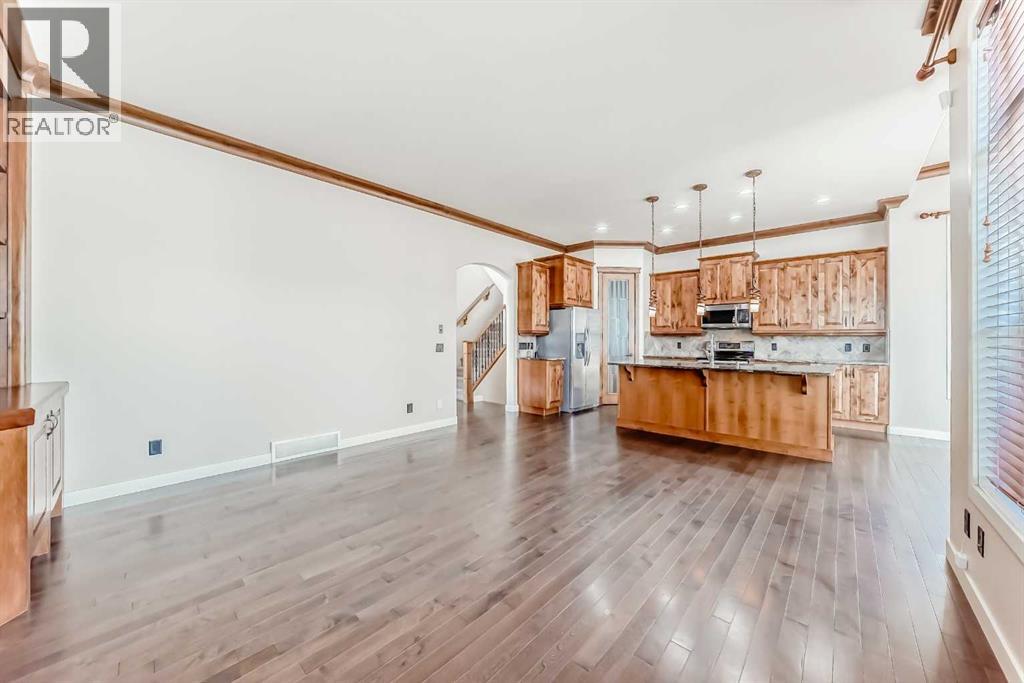 Single Family House for Sale in  Everoak Park SW Evergreen Calgary 